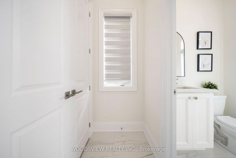 Photo 7 at 9 Ballantyne Boulevard, Vellore Village, Vaughan