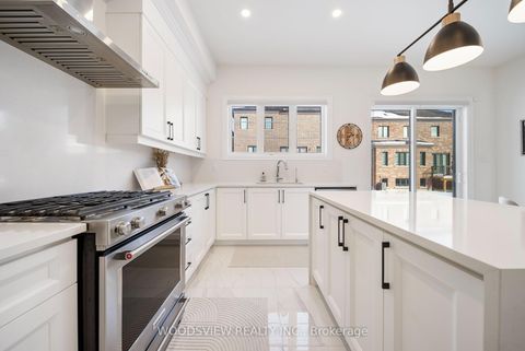 Photo 17 at 9 Ballantyne Boulevard, Vellore Village, Vaughan