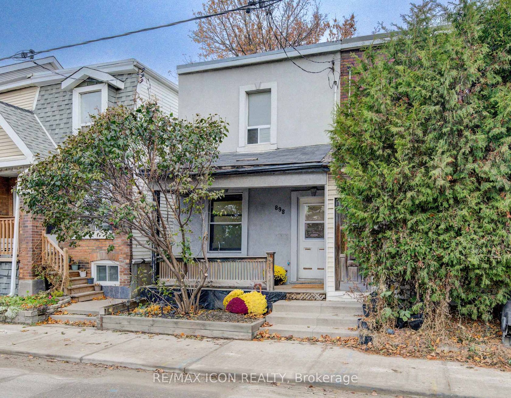 898 Eastern Avenue, Coxwell, Toronto 