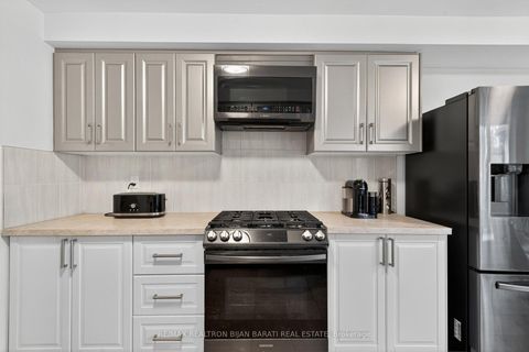 Photo 16 at 603 Cummer Avenue, Steeles, Toronto