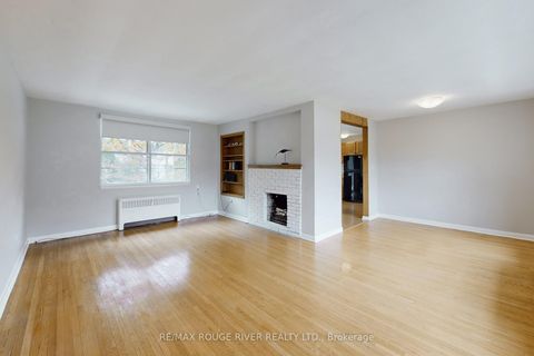 Photo 2 at 50 Dunstall Crescent, West Hill, Toronto