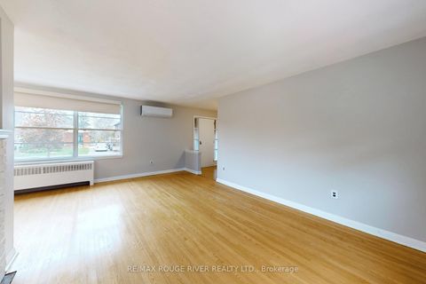 Photo 4 at 50 Dunstall Crescent, West Hill, Toronto