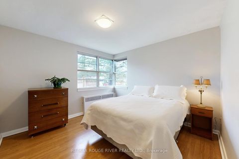 Photo 18 at 50 Dunstall Crescent, West Hill, Toronto