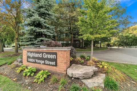 Photo 1 at 408 - 14924 Yonge Street, Aurora Highlands, Aurora