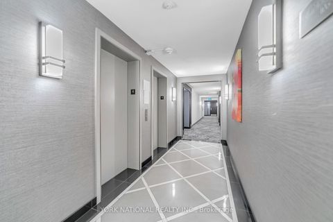 Photo 4 at 408 - 14924 Yonge Street, Aurora Highlands, Aurora