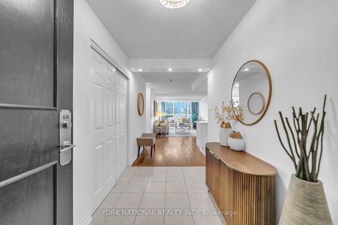 Photo 7 at 408 - 14924 Yonge Street, Aurora Highlands, Aurora