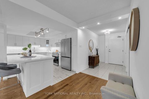 Photo 8 at 408 - 14924 Yonge Street, Aurora Highlands, Aurora