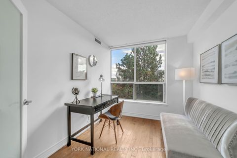 Photo 24 at 408 - 14924 Yonge Street, Aurora Highlands, Aurora
