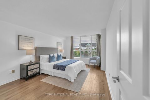 Photo 32 at 408 - 14924 Yonge Street, Aurora Highlands, Aurora