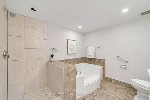 Photo 36 at 408 - 14924 Yonge Street, Aurora Highlands, Aurora