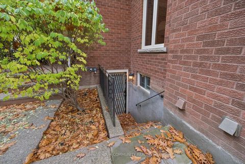 Photo 44 at 8 Old Park Lane, Bayview Hill, Richmond Hill