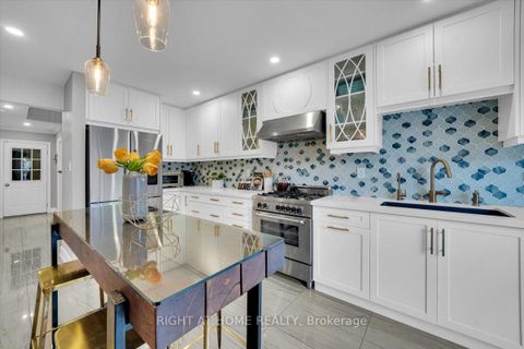 Photo 12 at 139 Monteith Crescent, Maple, Vaughan