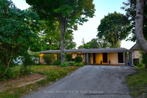 Photo 1 at 175 Davidson Drive, Islington Woods, Vaughan