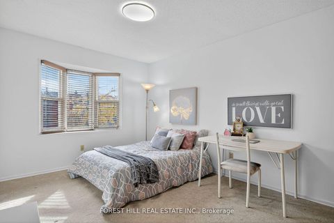 Photo 15 at 38 Carnival Court, Branson, Toronto