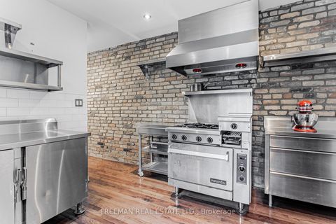 Photo 10 at 490 Montrose Avenue, Little Italy, Toronto