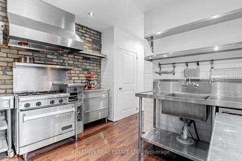 Photo 11 at 490 Montrose Avenue, Little Italy, Toronto