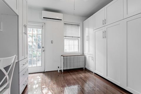 Photo 13 at 490 Montrose Avenue, Little Italy, Toronto