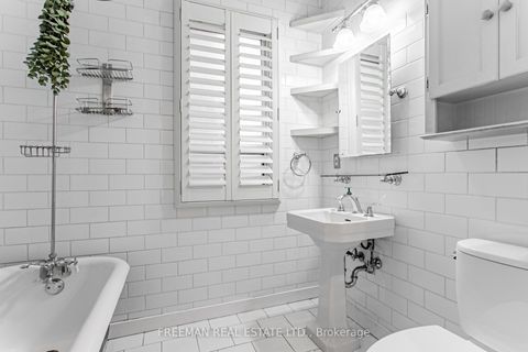 Photo 19 at 490 Montrose Avenue, Little Italy, Toronto