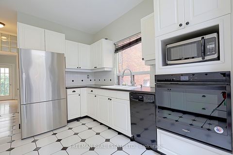 Photo 27 at 490 Montrose Avenue, Little Italy, Toronto