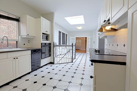 Photo 28 at 490 Montrose Avenue, Little Italy, Toronto