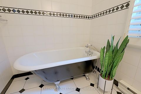 Photo 30 at 490 Montrose Avenue, Little Italy, Toronto