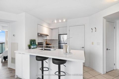 Photo 4 at 1608 - 219 Fort York Boulevard, Niagara, Toronto