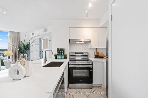 Photo 5 at 1608 - 219 Fort York Boulevard, Niagara, Toronto