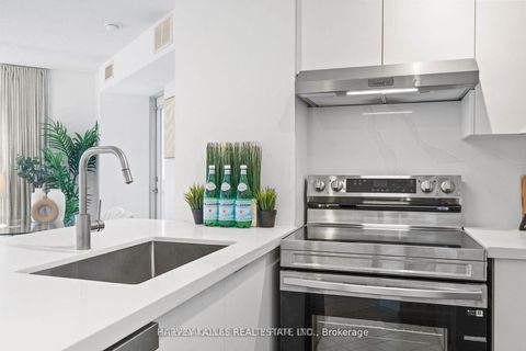 Photo 8 at 1608 - 219 Fort York Boulevard, Niagara, Toronto