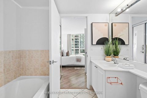 Photo 19 at 1608 - 219 Fort York Boulevard, Niagara, Toronto