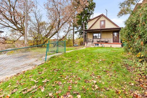 Photo 15 at 16 Cliff Street, Smythe, Toronto