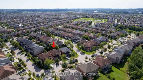 Photo 1 at 170 Ivy Jay Crescent, Bayview Northeast, Aurora