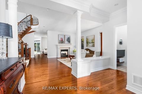 Photo 2 at 170 Ivy Jay Crescent, Bayview Northeast, Aurora