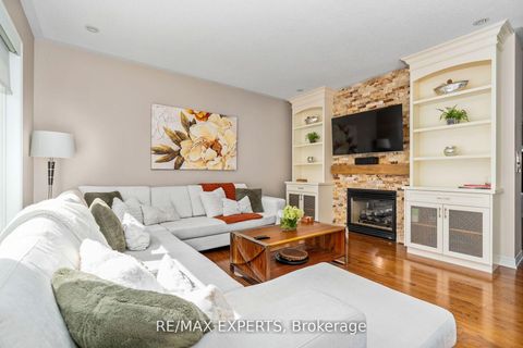 Photo 12 at 170 Ivy Jay Crescent, Bayview Northeast, Aurora