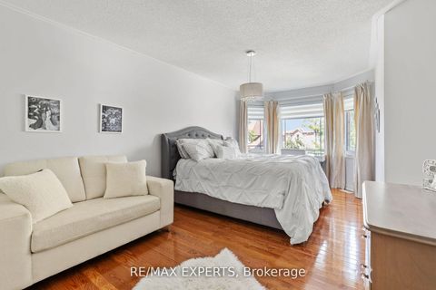 Photo 16 at 170 Ivy Jay Crescent, Bayview Northeast, Aurora