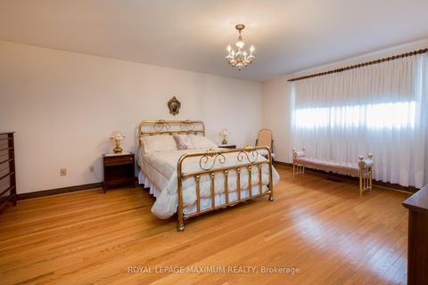 Photo 20 at 119 Glen Long Avenue, Glen Park, Toronto