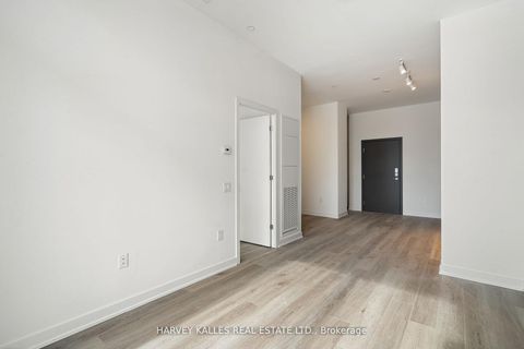 Photo 7 at 616 - 9 Tecumseth Street, Niagara, Toronto