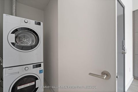 Photo 12 at 616 - 9 Tecumseth Street, Niagara, Toronto