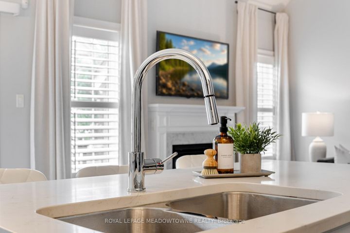 Photo 6 at 68 Amarillo Road, Wellington, Brampton