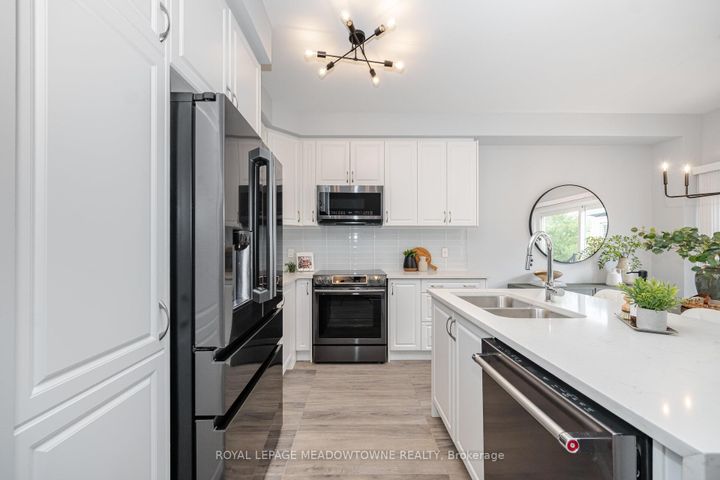 Photo 8 at 68 Amarillo Road, Wellington, Brampton