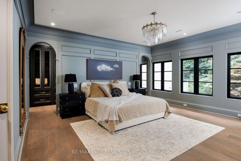 Photo 34 at 30 Dacre Crescent, Swansea, Toronto