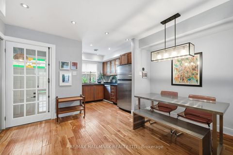 Photo 8 at 189 Ontario Street, Moss Park, Toronto