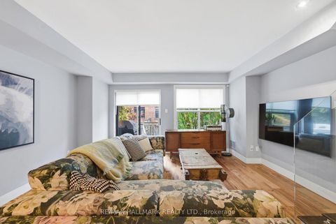 Photo 10 at 189 Ontario Street, Moss Park, Toronto