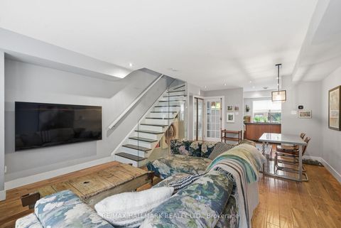 Photo 11 at 189 Ontario Street, Moss Park, Toronto