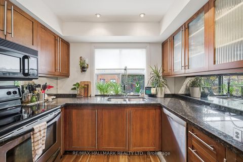 Photo 13 at 189 Ontario Street, Moss Park, Toronto