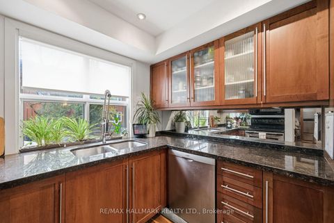 Photo 15 at 189 Ontario Street, Moss Park, Toronto