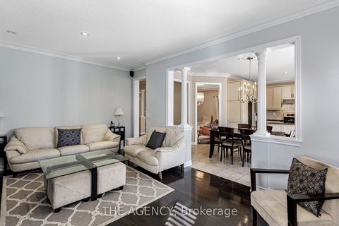 Photo 8 at 33 Ascalon Drive, Patterson, Vaughan