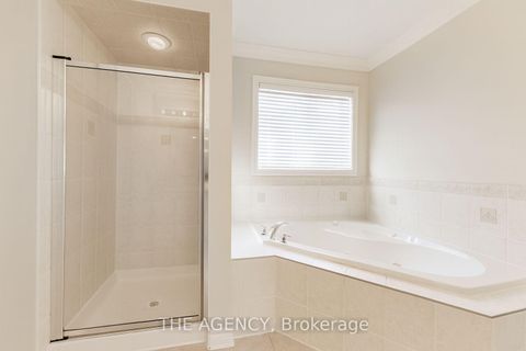Photo 13 at 33 Ascalon Drive, Patterson, Vaughan