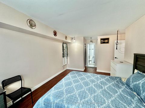 Photo 15 at 510 - 3 Rowntree Road, Jamestown, Toronto