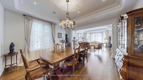 Photo 8 at 1 Carluke Crescent, Windfields, Toronto