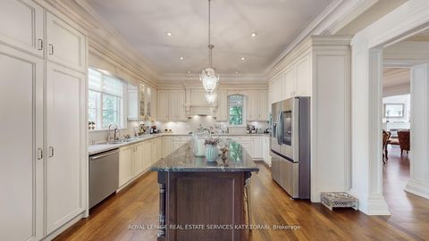 Photo 15 at 1 Carluke Crescent, Windfields, Toronto